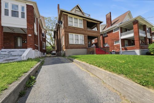 643 Glenwood Pl, Cincinnati, OH, 45229 | Card Image