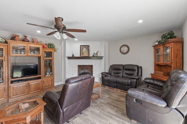 3005 Hillcrest Dr, House other with 3 bedrooms, 2 bathrooms and null parking in Corsicana TX | Image 5
