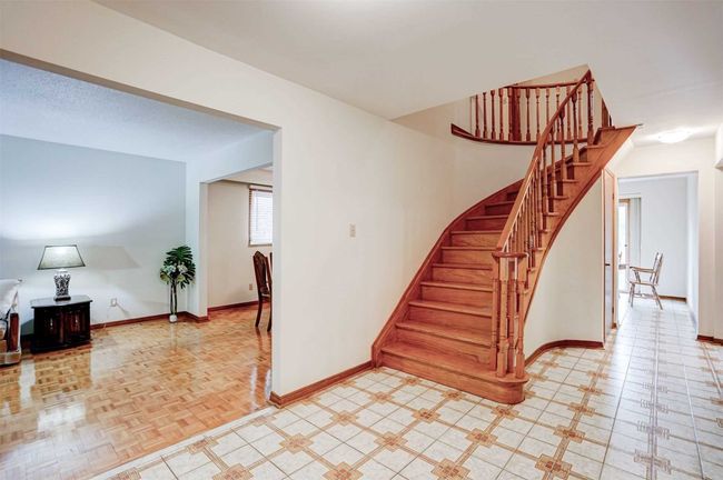 93 Longmeadow Cres, House other with 4 bedrooms, 3 bathrooms and 4 parking in Markham ON | Image 6