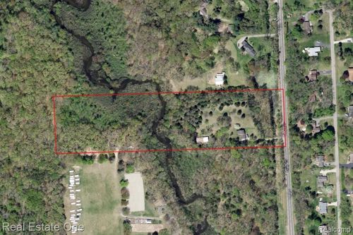 2400 Still Meadow Ln, Highland, MI, 48356-3052 | Card Image