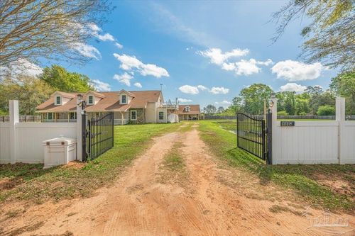 5556 Chalker Rd, Molino, FL, 32577-4988 | Card Image