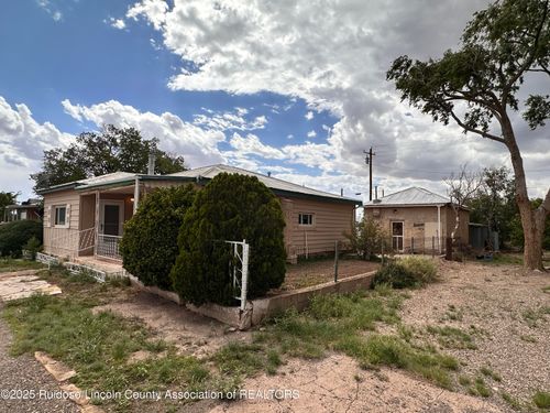 402 Aspen St, Carrizozo, NM, 88301-8037 | Card Image