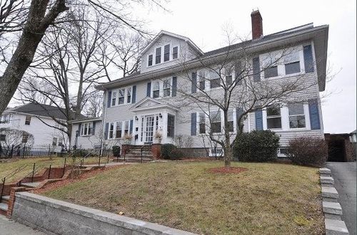 2-27 Crosby Rd, Chestnut Hill, MA, 02467-1172 | Card Image