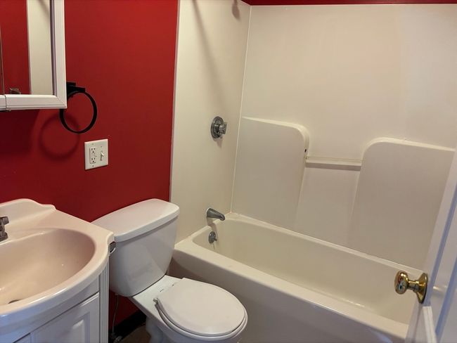 APT-43 - 1 Summit Dr, Condo with 1 bedrooms, 1 bathrooms and 2 parking in Reading MA | Image 9