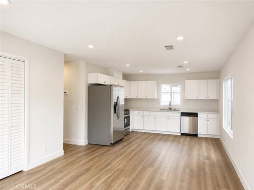 d-1040 El Camino, Costa Mesa, CA, 92626 | Card Image
