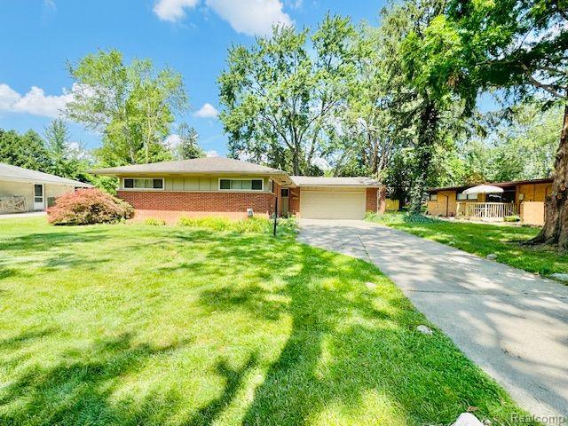 Fall River Rd, Southfield, MI 48076