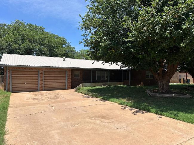 1807 E Reppto St, House other with 3 bedrooms, 2 bathrooms and null parking in Brownfield TX | Image 38