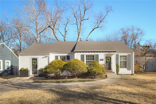 5929 Fontana St, Fairway, KS, 66205-3122 | Card Image