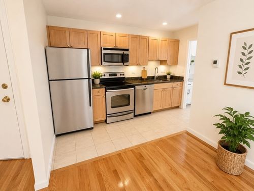 4-126 Clifton Street, Cambridge, MA, 02140 | Card Image