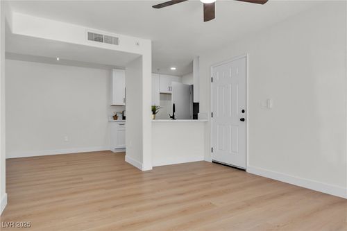 unit-2418-950 Seven Hills Dr, Henderson, NV, 89052-4311 | Card Image