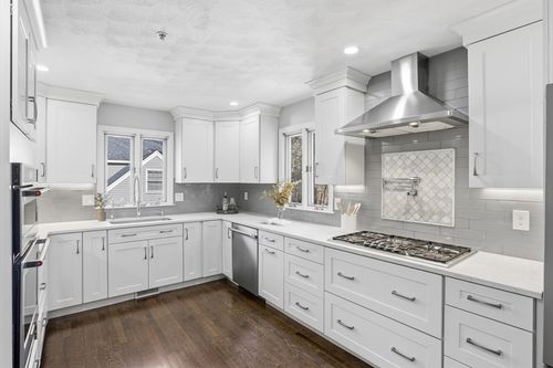 20 Winterberry Way, Bedford, MA, 01730-1574 | Card Image