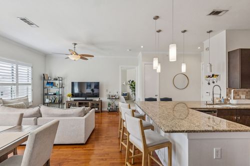 apt-424-2950 Mckinney Ave, Dallas, TX, 75204-7437 | Card Image