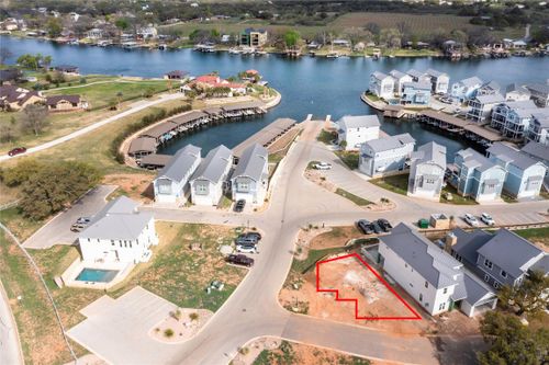 104 Village View Dr, Kingsland, TX, 78639-4609 | Card Image