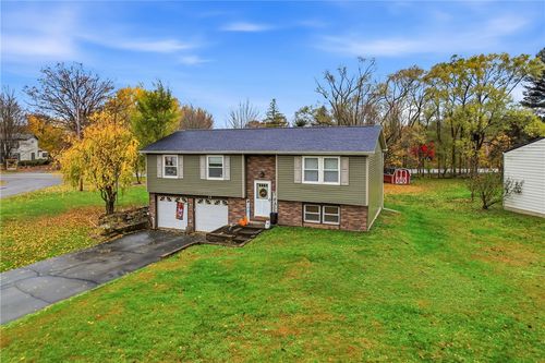 11 Clubhouse Dr, West Middlesex, PA, 16159-2203 | Card Image