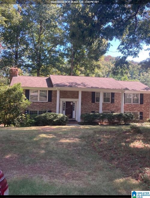 2305 Derby Dr, VESTAVIA HILLS, AL, 35216-4249 | Card Image