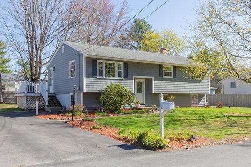 8 Kathy Dr, Nashua, NH, 03062-3022 | Card Image