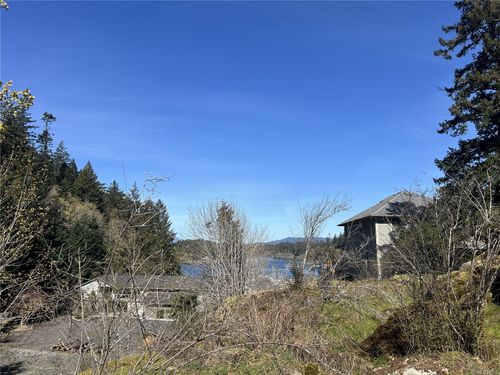 619 Green Rd, Quathiaski Cove, BC, V0P1N0 | Card Image