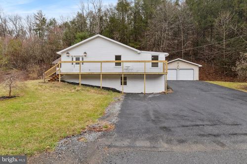 1940 Newport Rd, NEWPORT, PA, 17074-7617 | Card Image