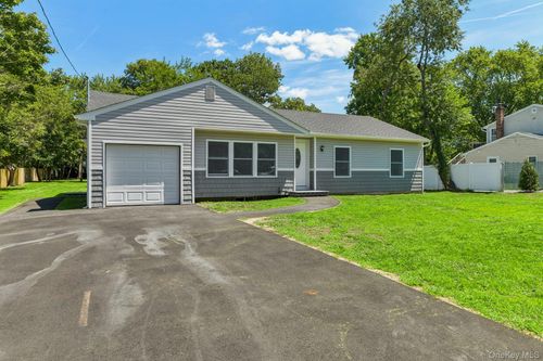 957 Bellmore Ave, Central Islip, NY, 11722-4920 | Card Image