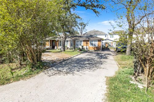 2205 Marnel Rd, Houston, TX, 77055-1100 | Card Image