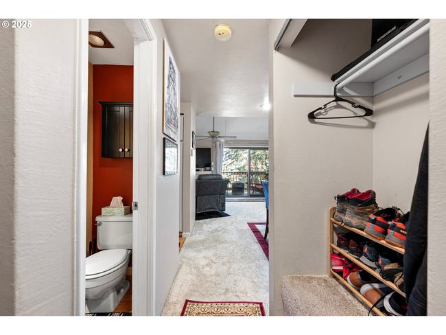 151 Treehill Loop, Condo with 2 bedrooms, 2 bathrooms and null parking in Eugene OR | Image 6