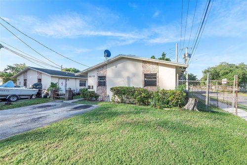 747 Nw 14th Way, Fort Lauderdale, FL, 33311-7926 | Card Image