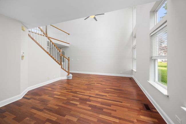 905 Huntington Dr, Townhouse with 2 bedrooms, 3 bathrooms and 2 parking in Elk Grove Village IL | Image 5
