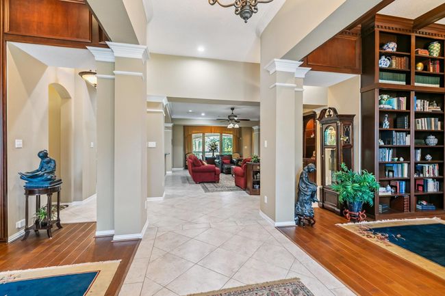 7826 Camden Hollow Ln, House other with 5 bedrooms, 5 bathrooms and 3 parking in Humble TX | Image 6
