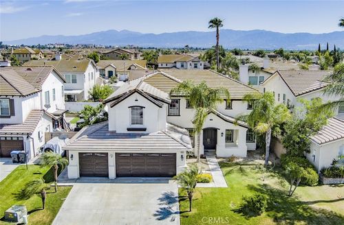 13531 Shallow Brook Ct, Eastvale, CA, 92880-3188 | Card Image