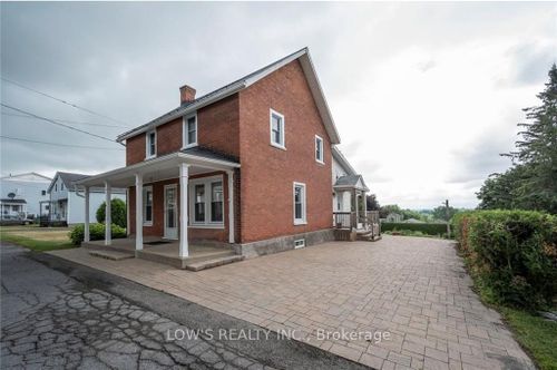 63 Union St, Prescott Russell, ON, K0B1R0 | Card Image