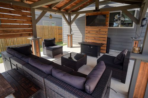 205 Driftwood Ln, Bastrop, TX, 78602-2099 | Card Image