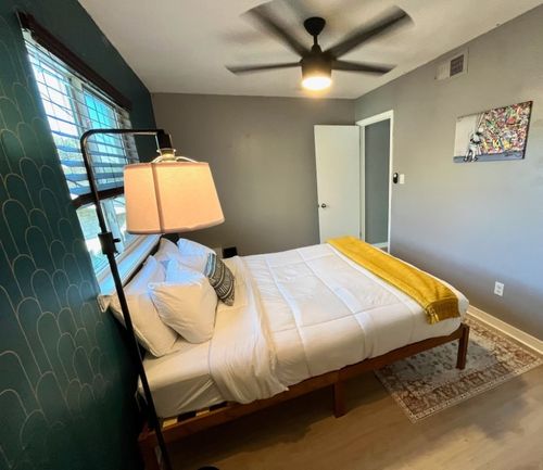 apt-30-2302 E Side Dr, Austin, TX, 78704-5204 | Card Image