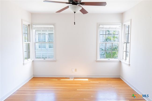 1307 N Main St, House other with 3 bedrooms, 2 bathrooms and null parking in Victoria TX | Image 19