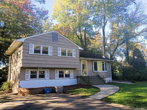 15 Oak Road, Clarkstown, NY, 10956 | Card Image