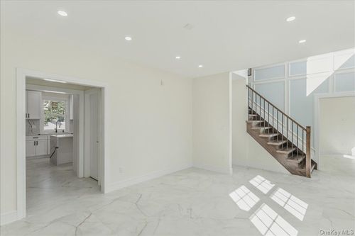 3 Cornell Ave, Hicksville, NY, 11801-5606 | Card Image