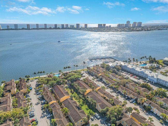 APT-101 - 1035 Lake Shore Dr, Condo with 2 bedrooms, 2 bathrooms and null parking in Lake Park FL | Image 23