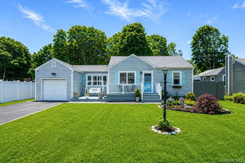 38 Argyle Dr, Shirley, NY, 11967-4202 | Card Image
