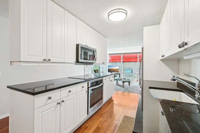APT-1017 - 800 Elgin Rd, Condo with 2 bedrooms, 2 bathrooms and 1 parking in Evanston IL | Image 5