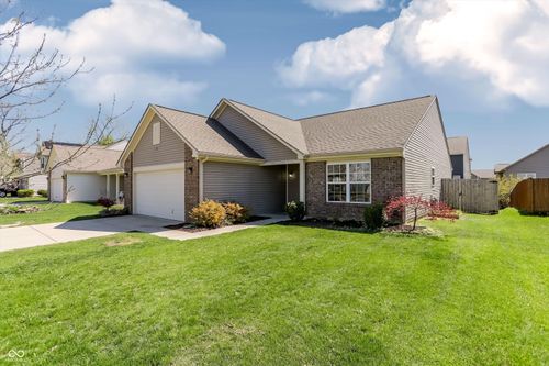 1245 Fiesta Dr, Franklin, IN, 46131-6952 | Card Image