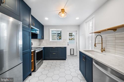 2454 Amber St, PHILADELPHIA, PA, 19125-1619 | Card Image