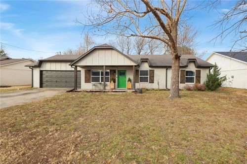 310 Sw 11th St, Bentonville, AR, 72712-6249 | Card Image