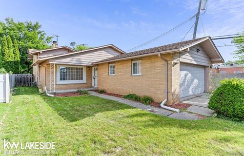 18130 Roseland Blvd, Lathrup Village, MI, 48076-2627 | Card Image