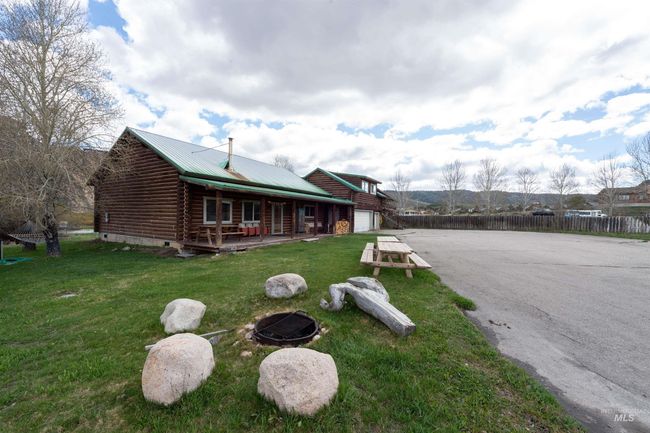 130 Valley Creek Rd, House other with 3 bedrooms, 3 bathrooms and 1 parking in Stanley ID | Image 34