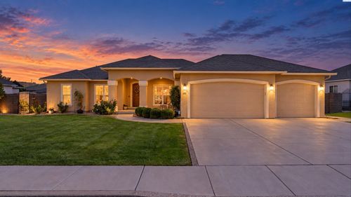 1352 Gala Way, Richland, WA, 99352 | Card Image