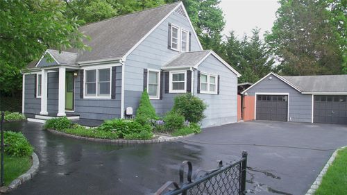 113 E 12th St, Huntingtn Sta, NY, 11746-2522 | Card Image