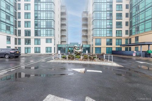 unit-8e-701 Ridge Hill Blvd, Yonkers, NY, 10710-7724 | Card Image