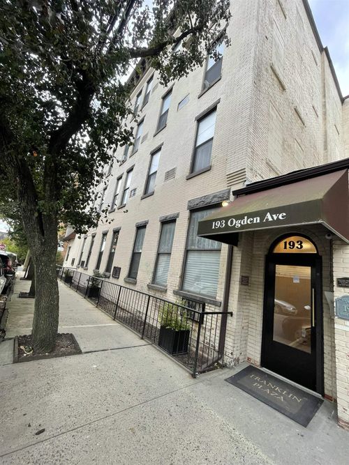 apt-2e-193 Ogden Ave, Jersey City, NJ, 07307-1347 | Card Image