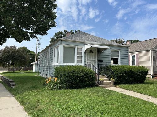 1818 E Fernwood Avenue, Milwaukee, WI, 53207 | Card Image