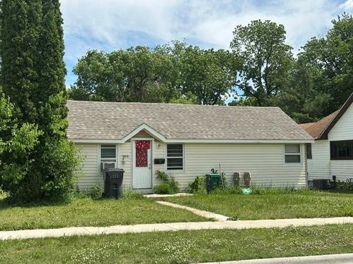 305 S 1st St, Marshall, MN, 56258-1743 | Card Image