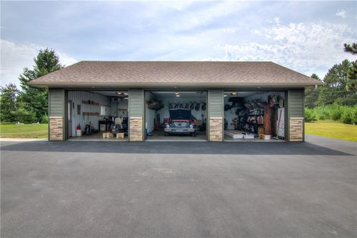 S9025 Lowes Creek Rd, Eleva, WI, 54738-9496 | Card Image